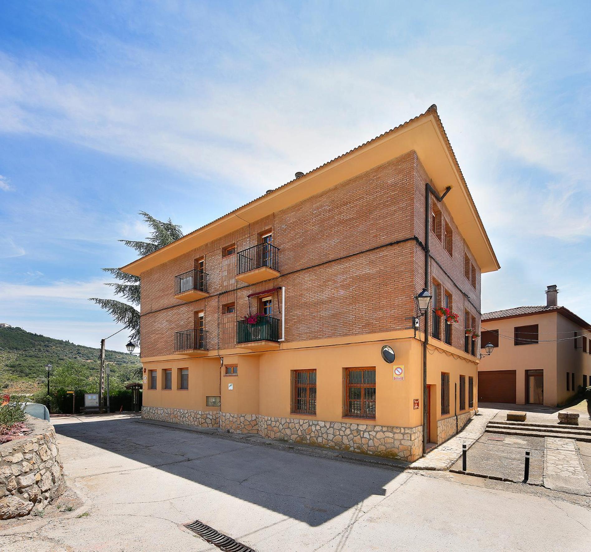 Albergue Sierra De Arbe Naval Eksteriør billede